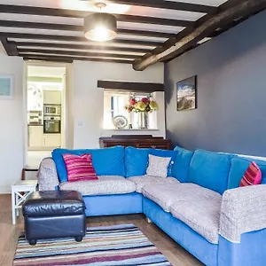 https://celebration-cottage-whitby.yorkshirehotels.net