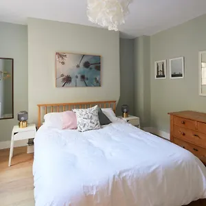  Bed & Breakfast Lansdowne House