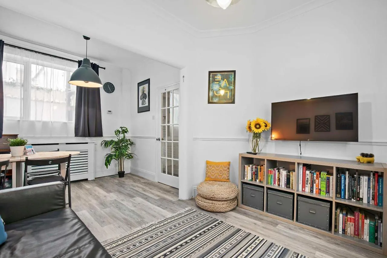 Cottage Retreat - By My Getaways - Free Parking Brighton
