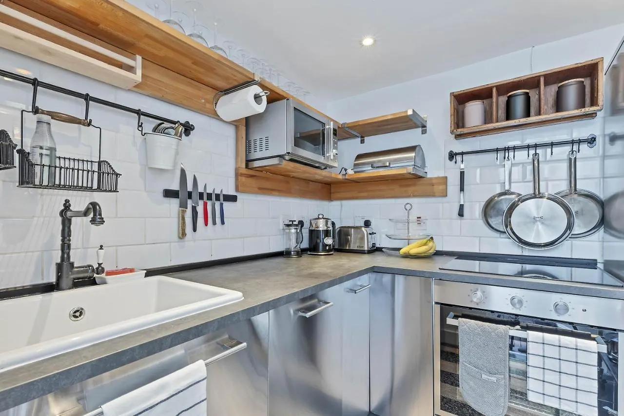 Cottage Retreat - By My Getaways - Free Parking Brighton Apartment