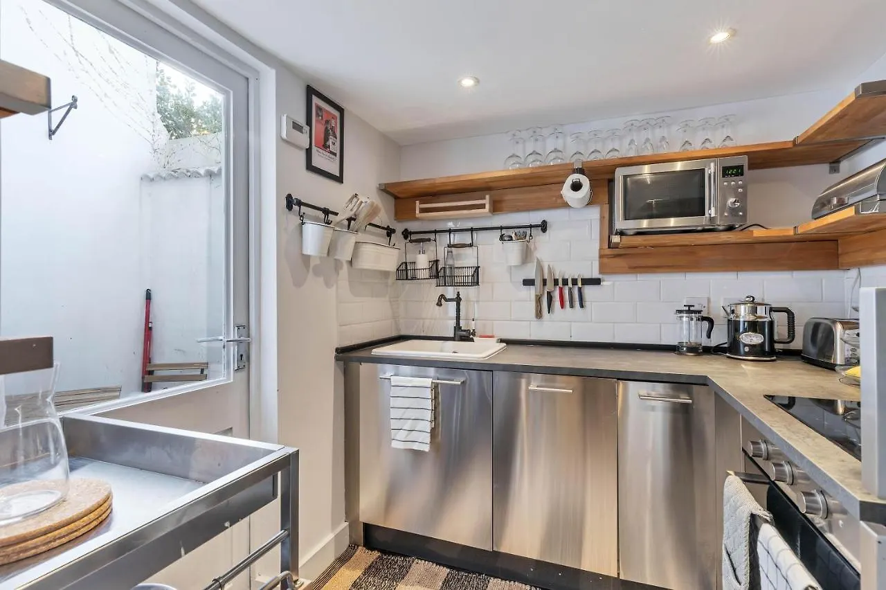 Cottage Retreat - By My Getaways - Free Parking Brighton Apartment